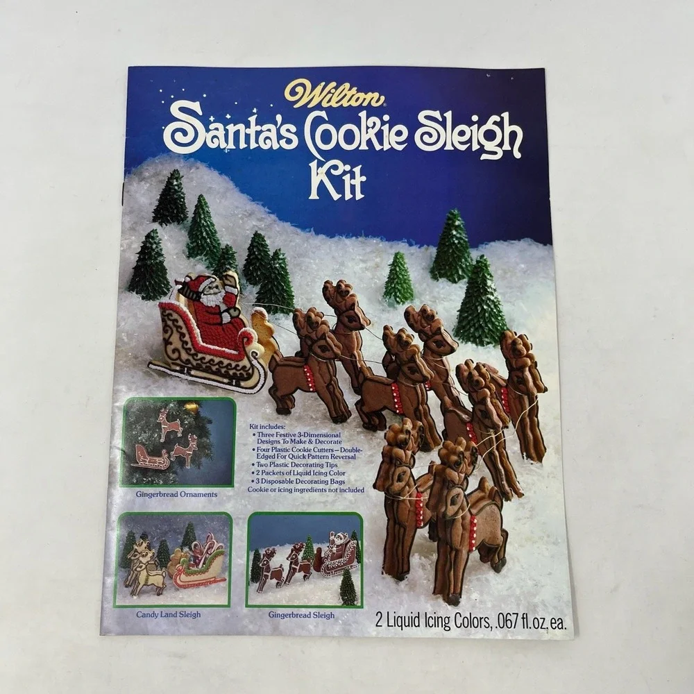 Vintage Wilton Santas Cookie Sleigh Kit Red Plastic 4 Piece Set 1983 w/Booklet